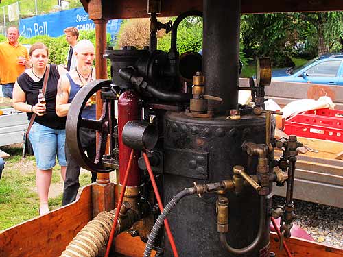 Beeindruckendes Ereignis: Dampfmaschine im Praxis-Betrieb