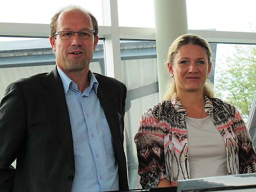 14jan07_hierzi_scheidl Gerwald Hierzi (Gleisdorfer Kulturbüro) hat seine Mitarbeiterin Katharina Scheidl mit der Begleitung des Kulturpaktes beauftragt